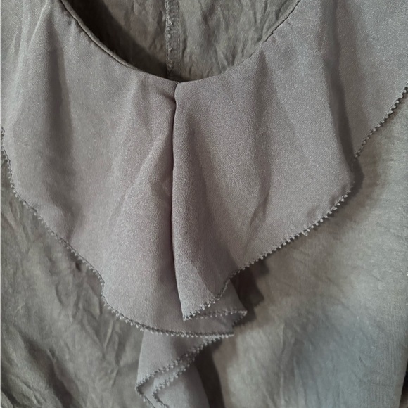 GAP Charcoal Ruffle Blouse - Picture 4 of 5